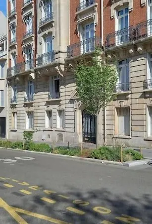 Grande Privée Sur Jardin Arboré Parigi
