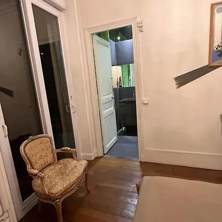 Alloggio in famiglia Grande Privée Sur Jardin Arboré Parigi