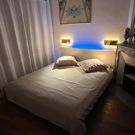 Alloggio in famiglia Grande Privée Sur Jardin Arboré *